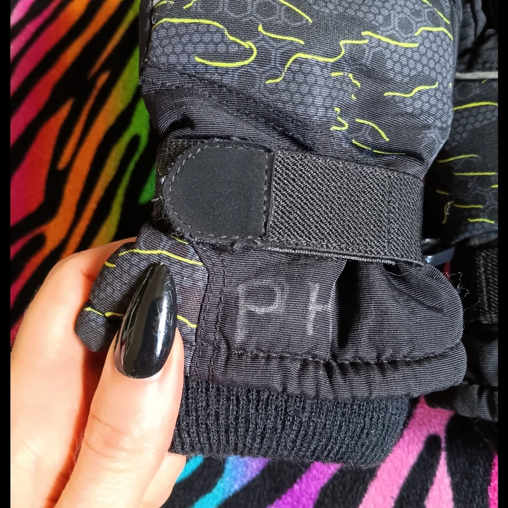 🖤*4/$15* Boys 3M Thinsulate Winter Gloves Mittens Black Small 4/7